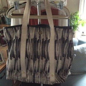 Lululemon bag